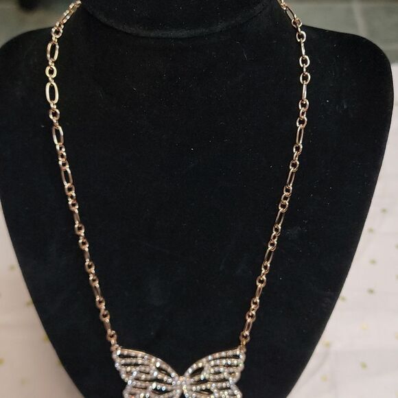 Beautiful Rhinestone Butterfly Statement Necklace - Picture 3 of 7